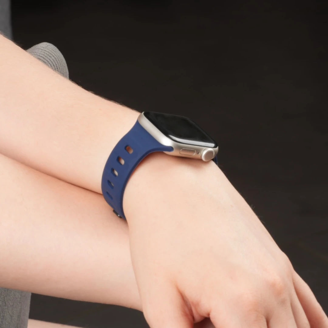 Apple Watch Armband aus Silikon in edlem Marineblau – Breband Active #farbe_Marineblau