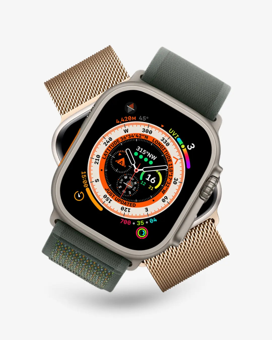 Zwei überkreuzte Apple Watches eine mit grünem Trail Loop Armband und Kompass Zifferblatt (Vordergrund), die andere mit goldfarbenem Milanaise-Armband (Hintergrund)
