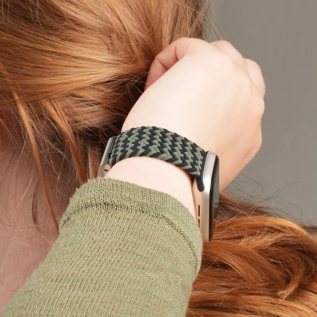 Geflochtenes Nylonarmband für Apple Watch in Olivgrün und Schwarz. #farbe_Olivgrün/ Schwarz
