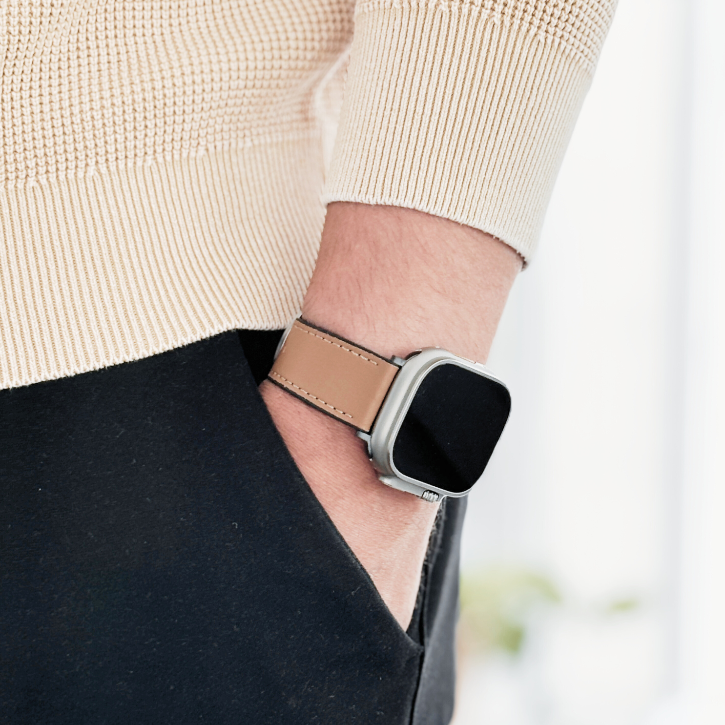 Breband Lederarmband Kombi für Apple Watch m Handgelenk einer Person