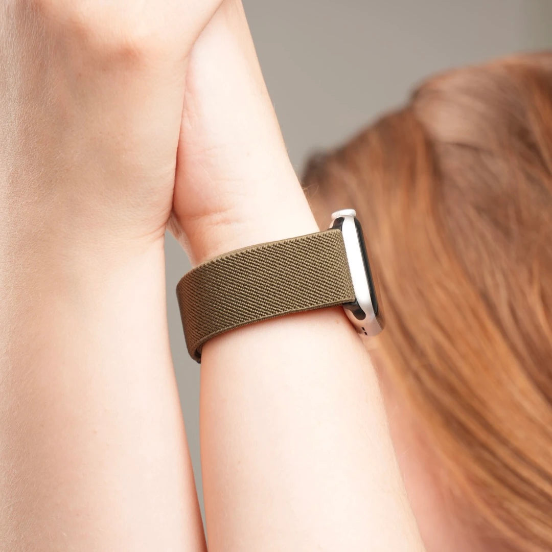 Komfortables Hook Elastic Armband in Olivgrün für Apple Watch mit sicherem Verschluss #farbe_Dunkelgrün