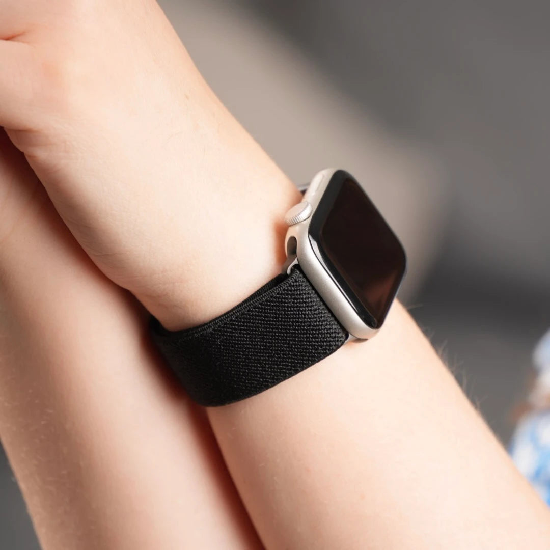 Sportliches und bequemes Breband Hook Elastic Apple Watch Armband in Schwarz #farbe_schwarz